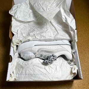 VANS Off The Wall Knu Skool Vlt LX Suede Ultracush Marshmallow White